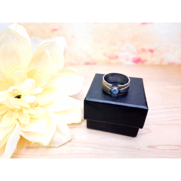 Vintage Aquamarine Sterling Ring - Picture 6 of 7